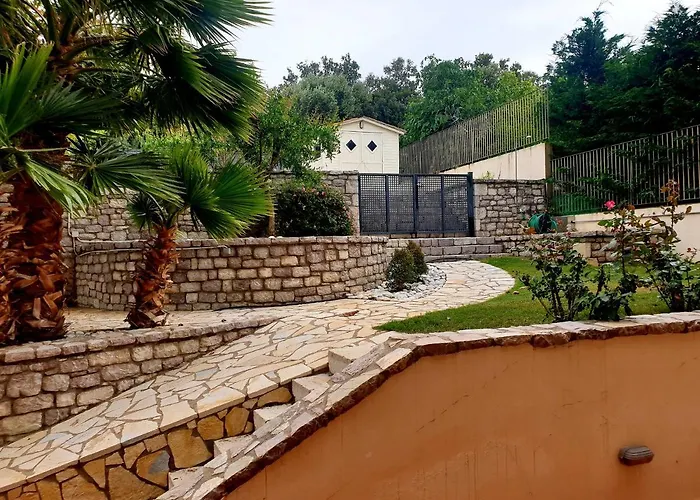 Elaianthos